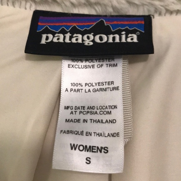 Patagonia woman’s zip up fuzzy cream jacket - Picture 4 of 5